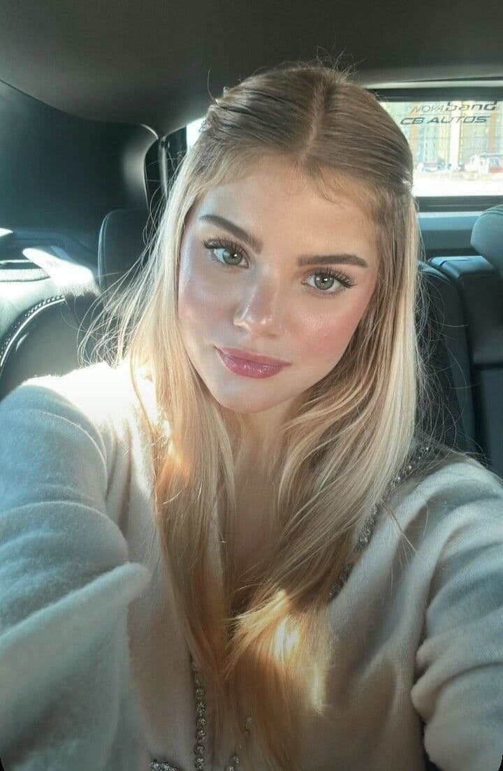 Emma, 22