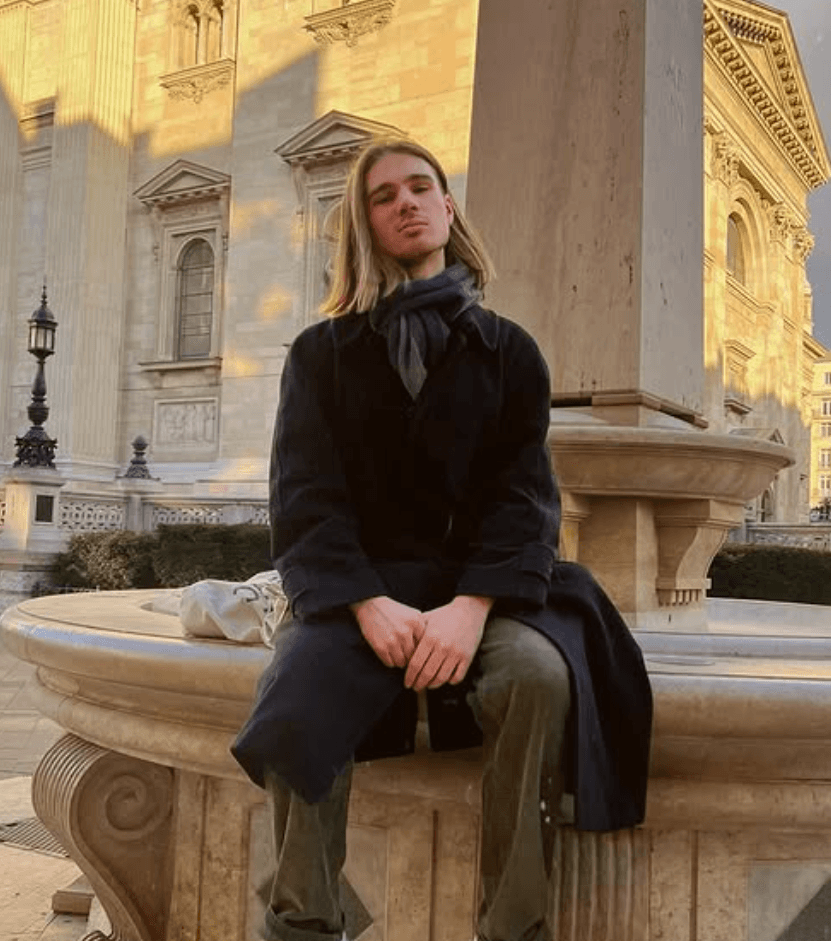 Lukas H., 28